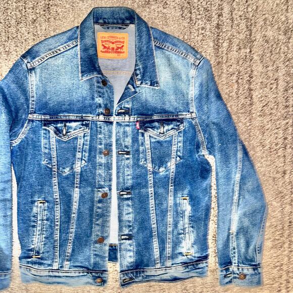 Levi's Levi Strauss Men's Blue Denim Wash Trucker Jacket in Blue Size Medium - Picture 9 of 13